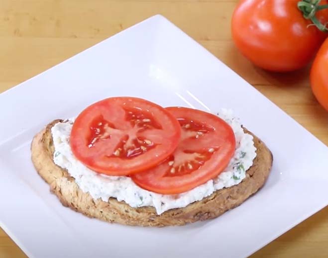 recipe-tomato-ricotta-toast-659x519